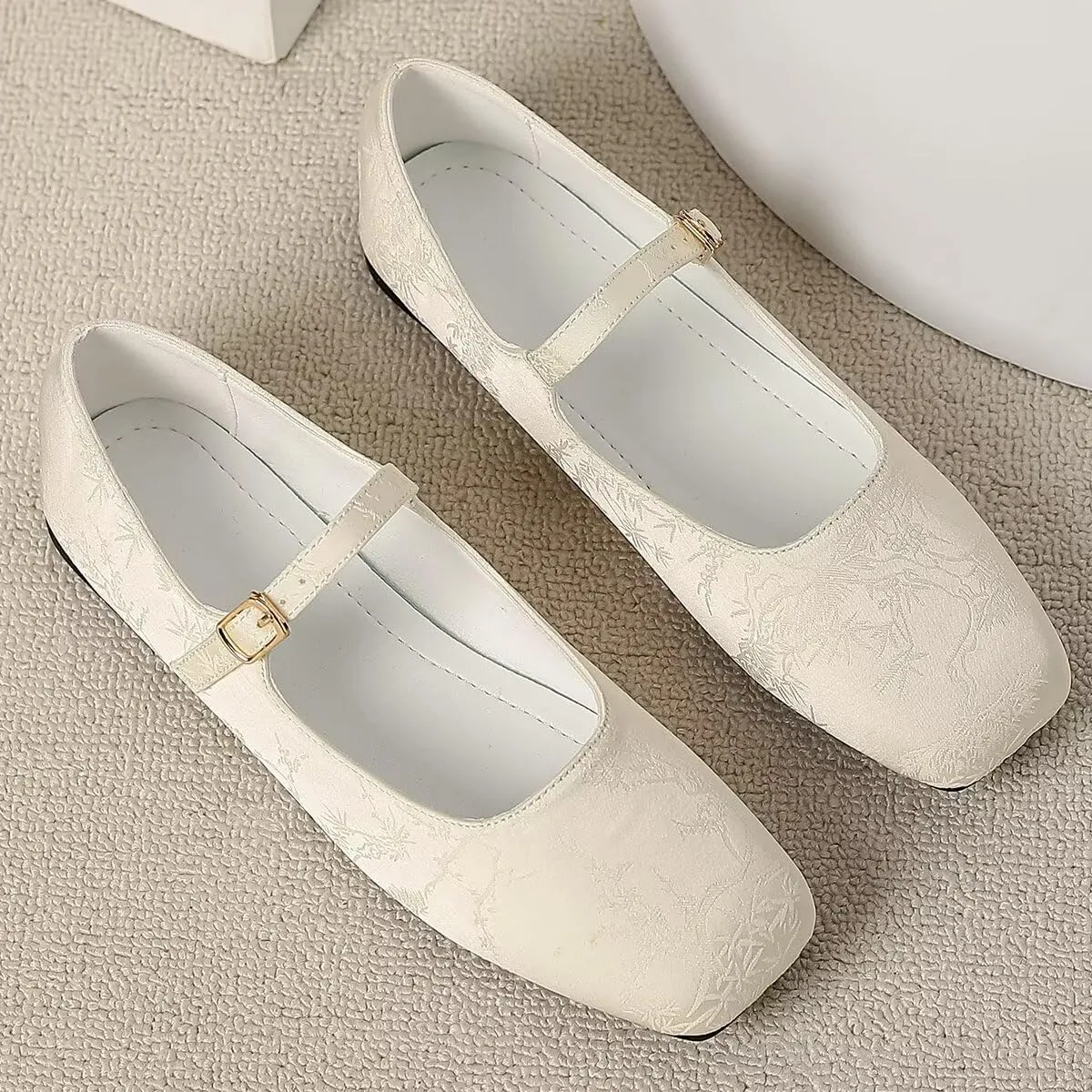 LUXINYU Mary Jane Shoes for Women Square Toe Ankle Straps Ballet Flat Shoes Floral Embroidered Chinese Shoes