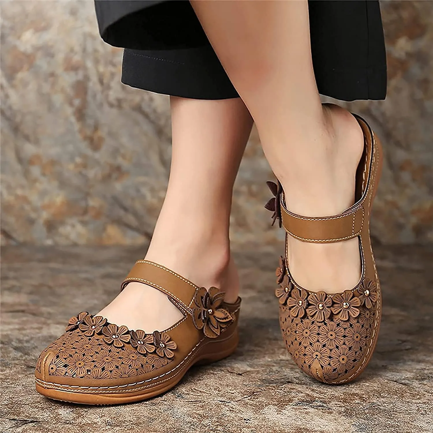 Mule Clogs Shoes for Women Summer PU Leather Flower Slip on Sandal Ladies Anti Slip Loafer Flat Garden Mules Closed Toe Backless Comfort Breathable Walking Slippers,Brown,US9/EU40