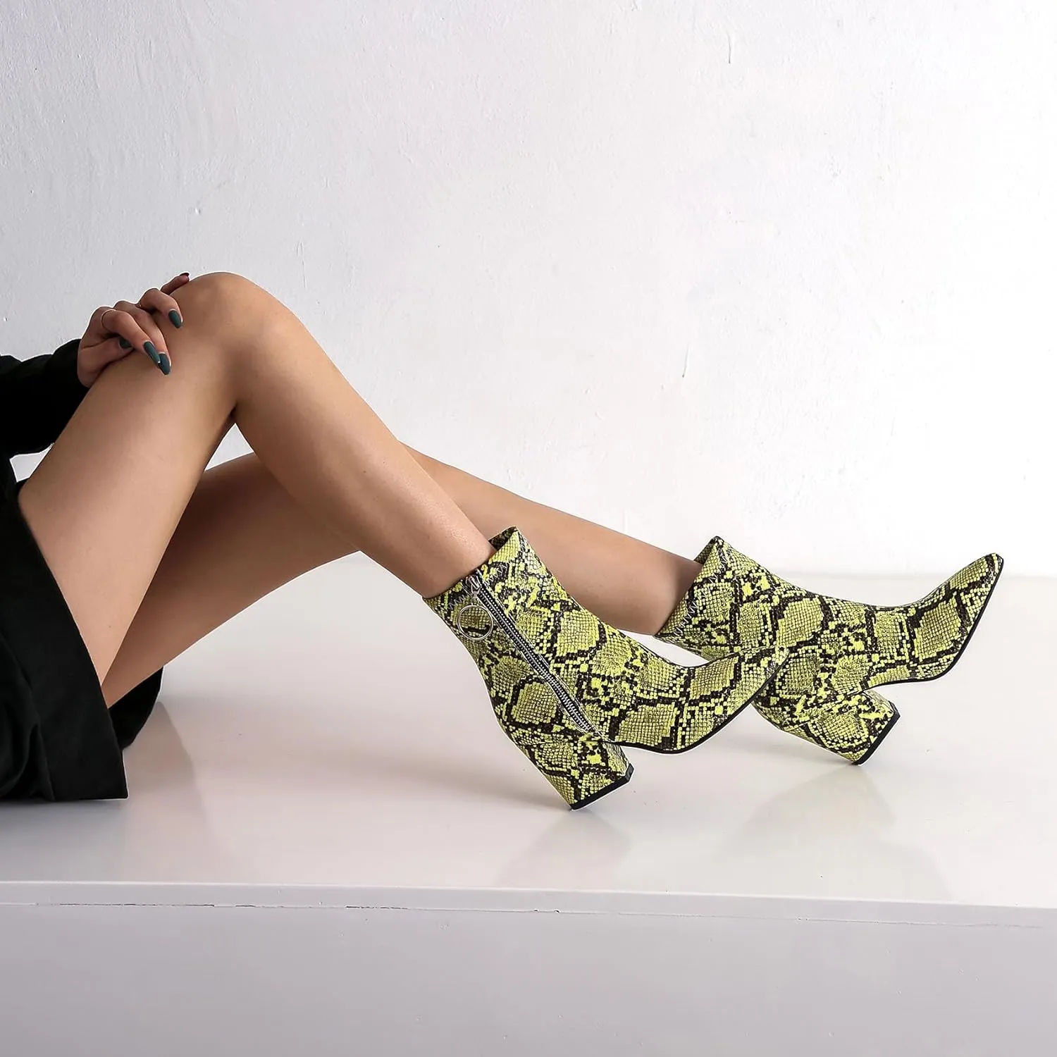 SHEMEE Women's Snakeskin Chunky High Heels Booties Pointed Toe Block Heel Snake Print Side Zipper Ankle Boots Fashion Dress Shoes