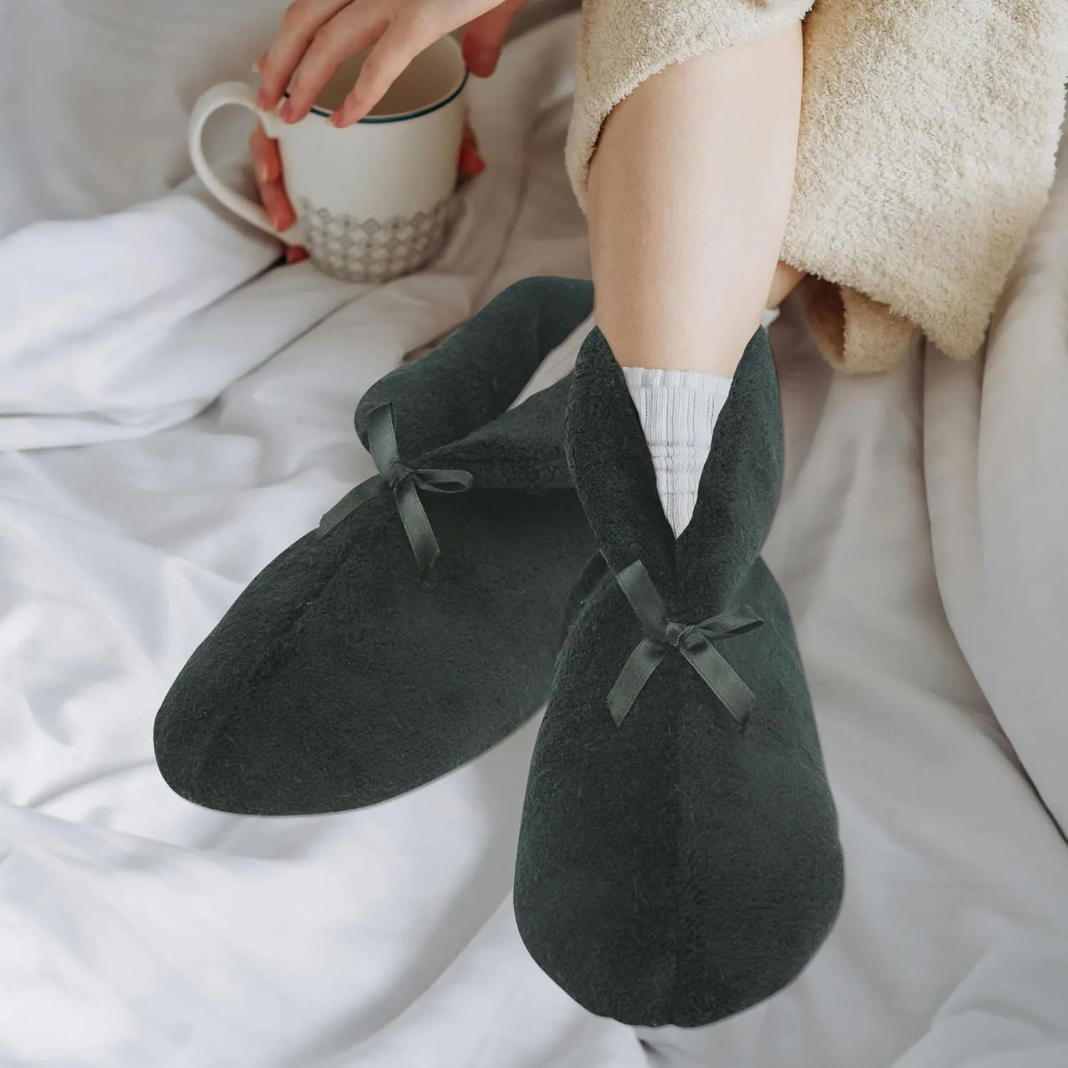 Slipper Boots for Women Non-Slip Warm Plush Lining House Shoes Coral Velvet Indoor Winter Bootie Slippers