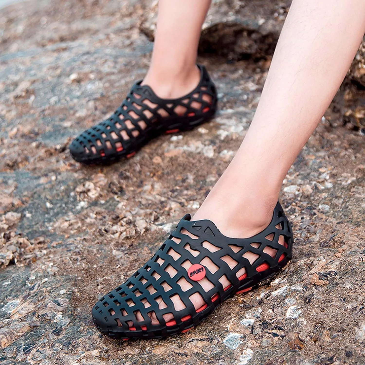 Women Men Fashion Garden Clogs with Arch Support, Vegetable Basket Sandals, EVA Material, Lightweight, Durable, Non-slip, Beach Shoes, Gardening Shoes, Indoor and Outdoor Sandals.