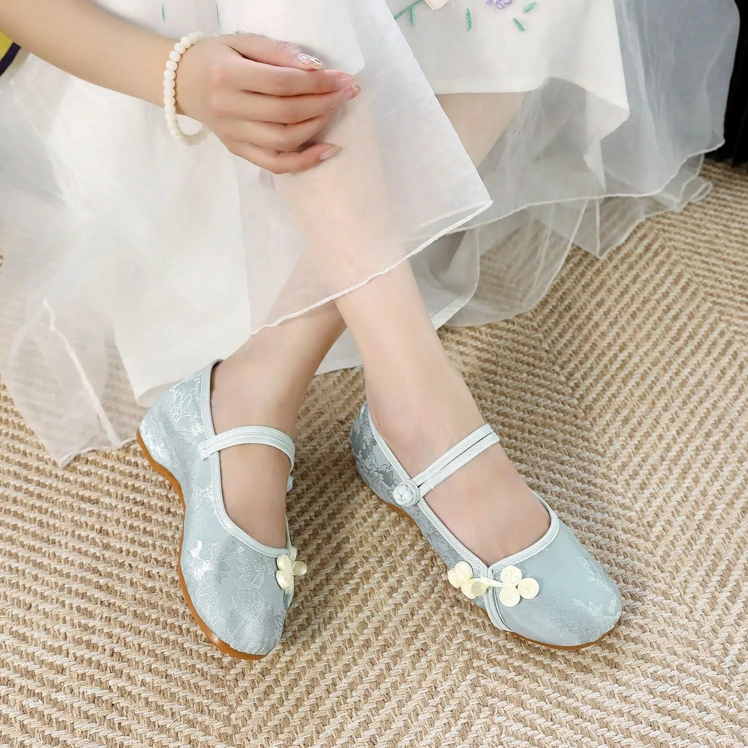 Women's Elegant Satin Chinese Style Hanfu Shoes Exquisite Flower Embroidered Ballet Flats Shoes Retro Classic Ethnic Style Ladies Casual Slip On Walking Shoes(Color:Green,Size:7)