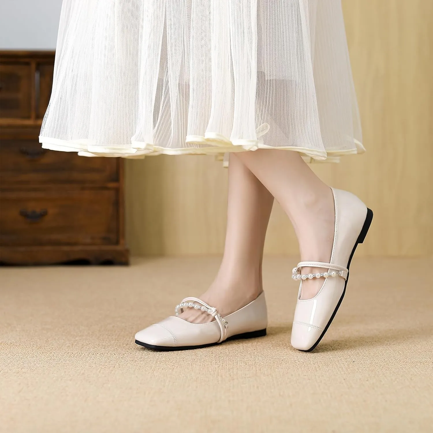 Women's Patent Leather Square Toe Mary Jane Flats Elegant Pearl Strap Slip-On Soft Ballet Walking Shoes Comfortable Casual Dress Flat Shoes